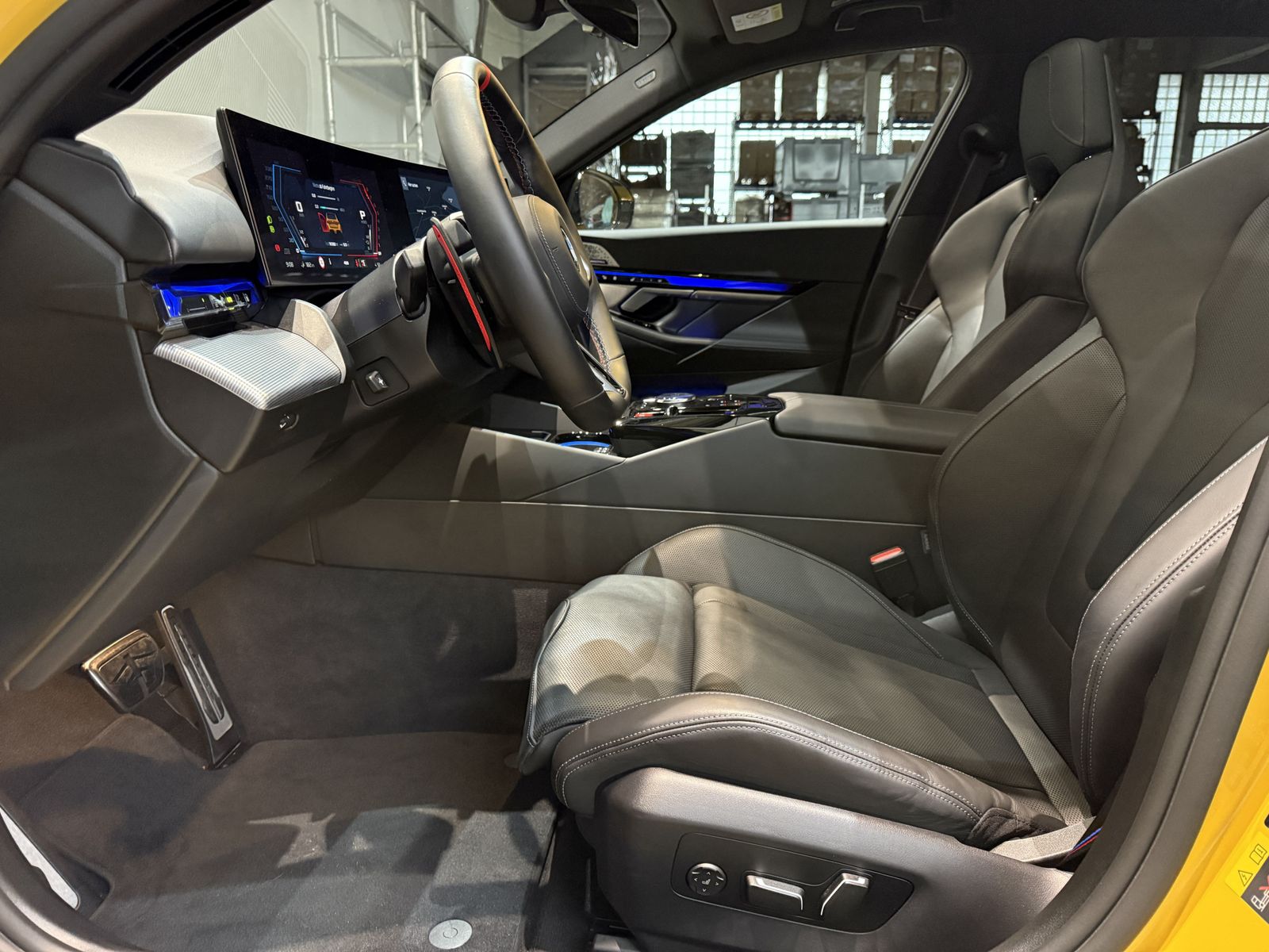 Fahrzeugeinzelansicht 11 Fahrzeugabbildung BMW M5 Touring |Sonderlackierung |Sitzbelüftung |Bow