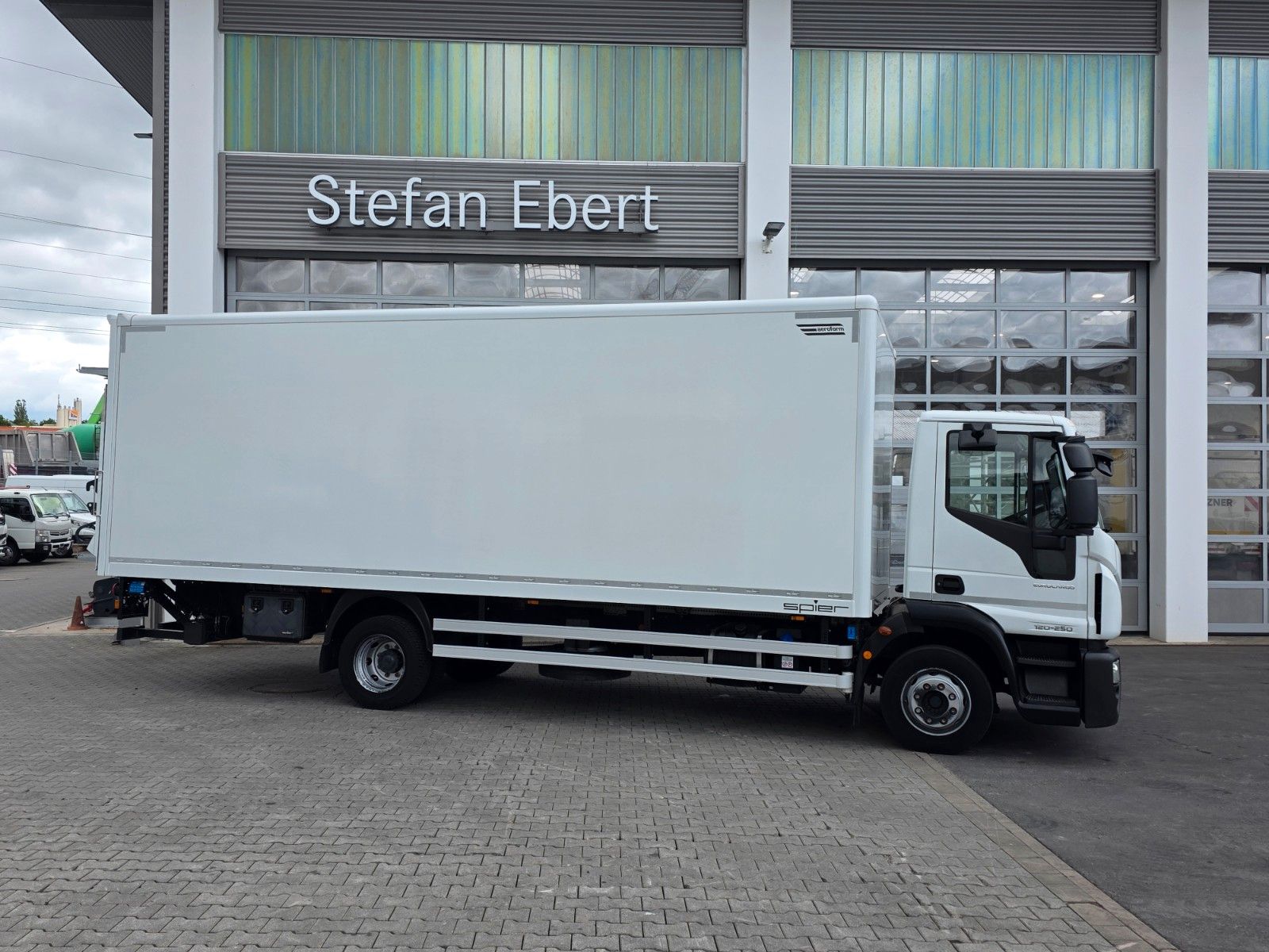 Fahrzeugabbildung Iveco Eurocargo ML120E25 LBW Palfinger 1.500kg