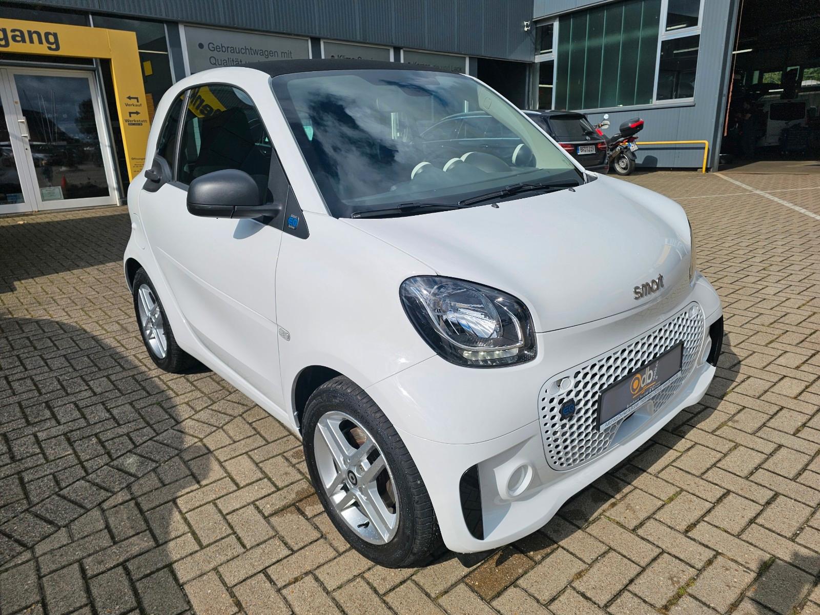 Smart ForTwo coupe EQ *Schnellladevorrichtung*DAB