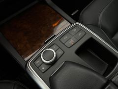 MERCEDES-BENZ ML 350 CDI / AMG / 4X4/ V6 / AHK / GARANTIE / MERCEDES-BENZ ML 350 CDI / AMG / 4X4/ V6 / AHK / GARANTIE /