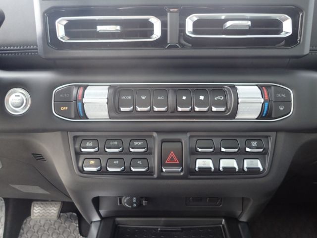 Fahrzeugabbildung BAW 212 TCI 4WD Grün/Schwarz/Grau Leder Digitales Co
