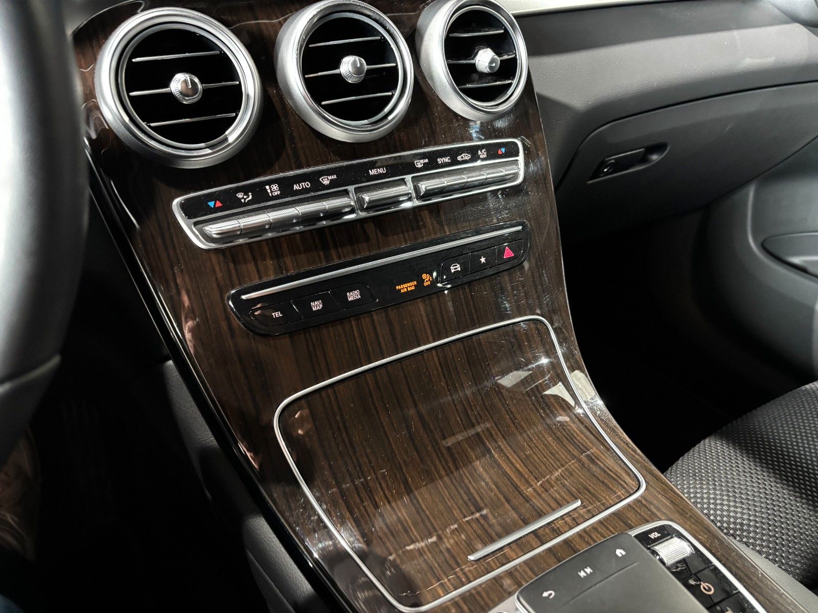 Fahrzeugabbildung Mercedes-Benz GLC 200 4Matic /MULTIMEDIA MBUX/KAMERA/SHZ