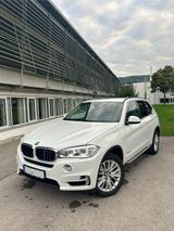 BMW X5 30d M-Paket - BMW 530 mit Diesel-Antrieb: Geländewagen