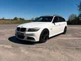 BMW E91 330D, Panoramaschiebedach, AHK, TÜ... - BMW 330: Kombi, E91 330d