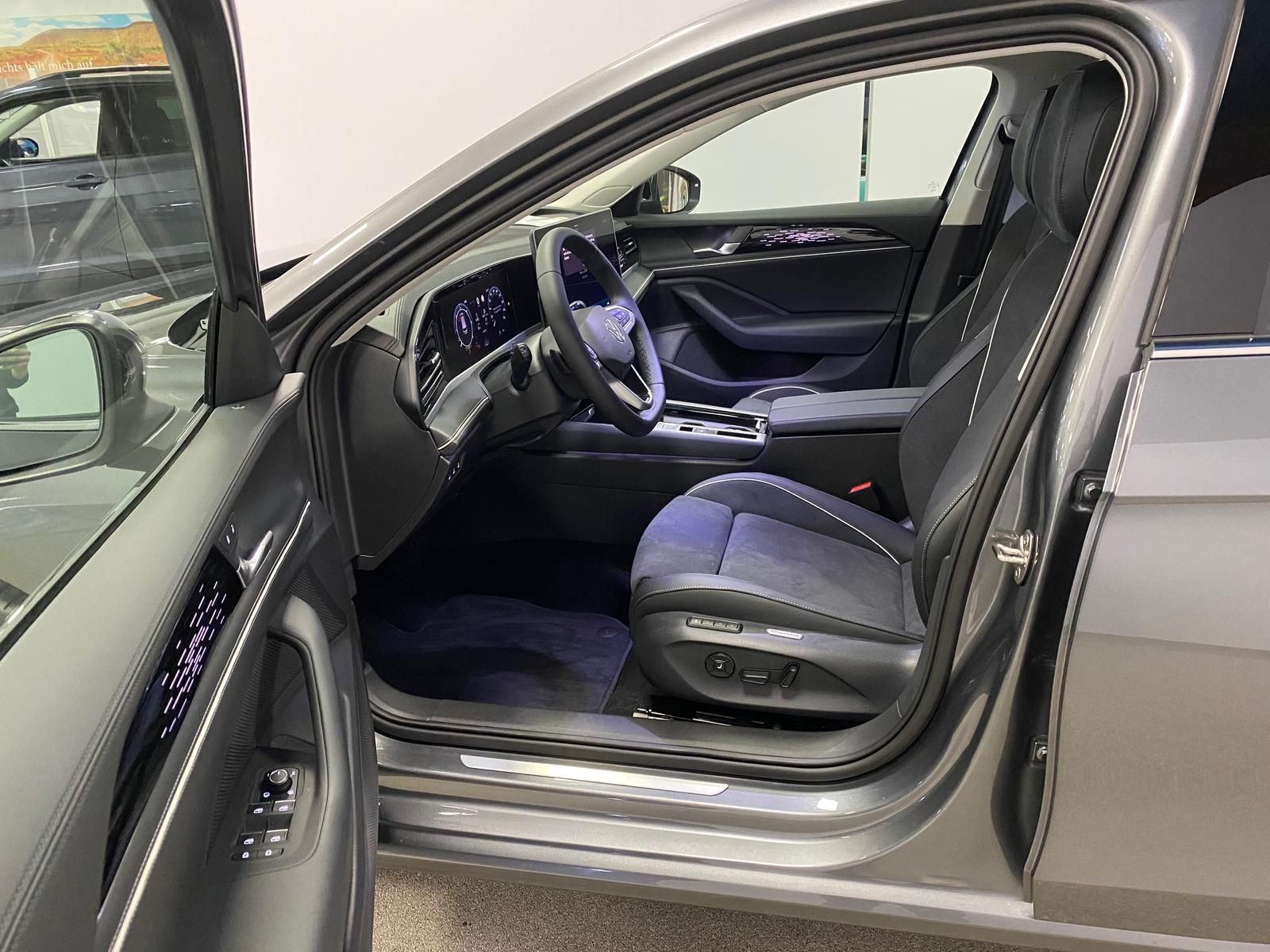 Fahrzeugabbildung Volkswagen PASSAT 2.0 TDI 110 kW Elegance+MATRIX+AHK+360RFK