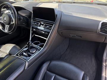 BMW M850i xDrive DAB Aktivlenkung WLAN Komfortzg.