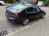 BMW 330d Luxury Line   - BMW 330 mit Diesel-Antrieb: Limousine, Automatik