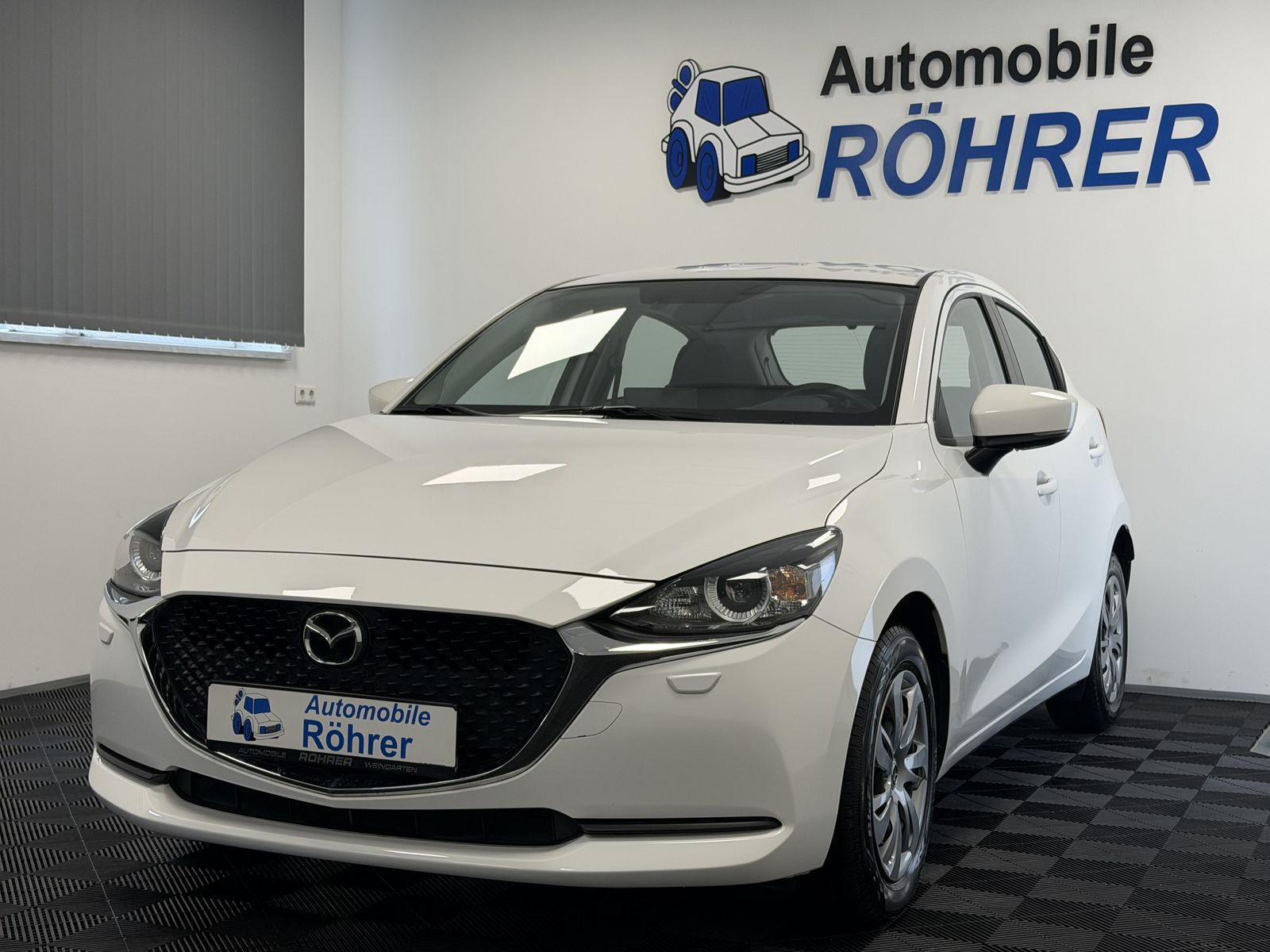 MAZDA 2