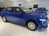Skoda Scala 1.0 TSI Essence ABS Fahrerairbag ESP ZV - blaue Skoda Scala