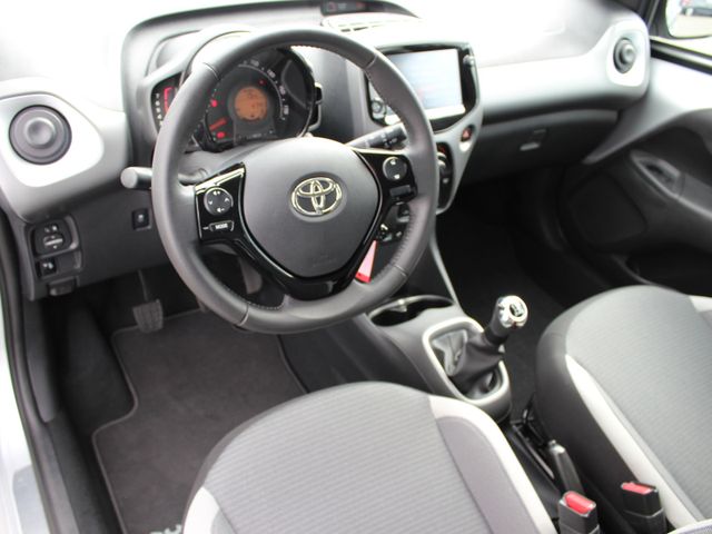 AYGO Team D nur 4.800 KM ! / Rentnerfahrzeug