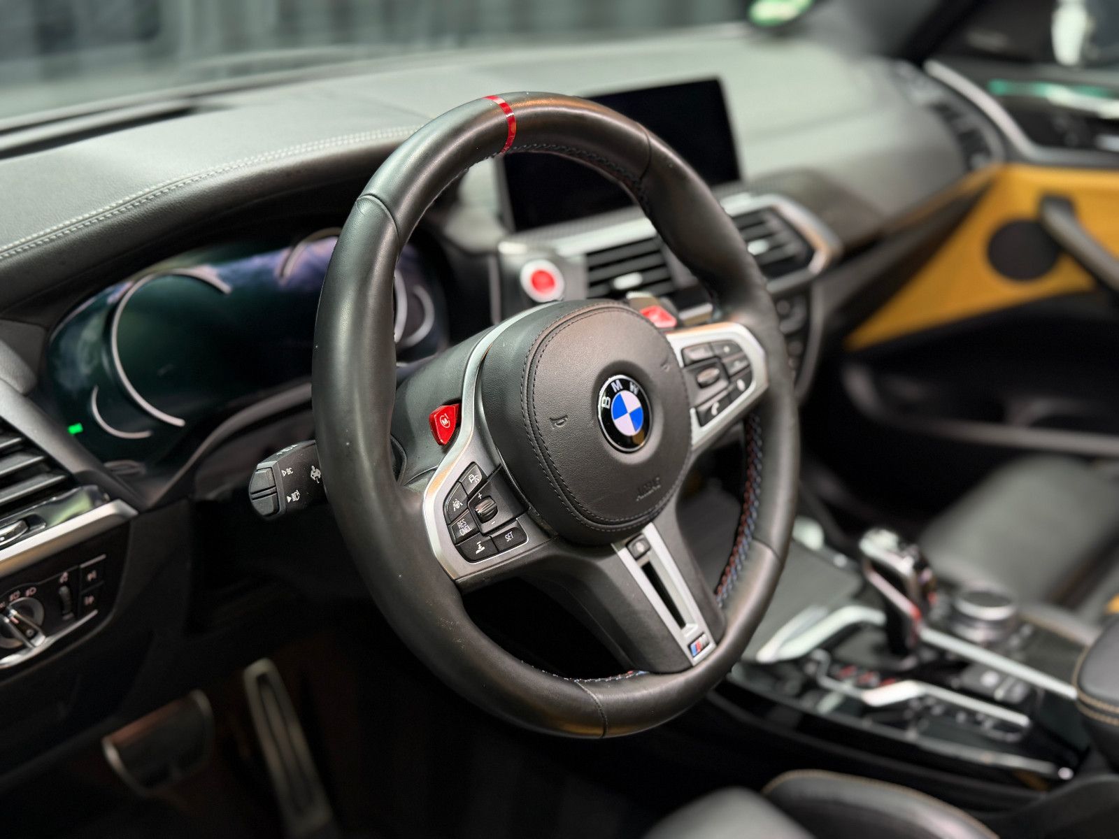 Fahrzeugabbildung BMW X3 M |H/K|HuD|PANO|LASER|INDIVIDUAL