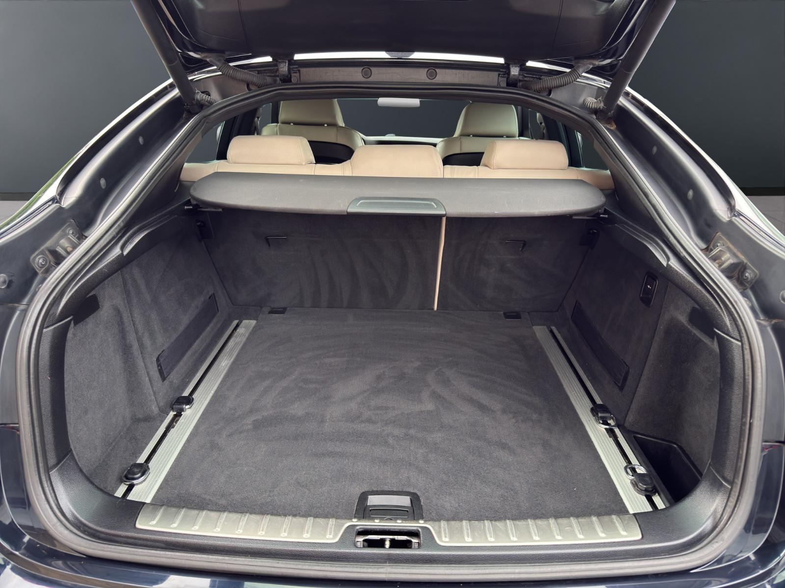 BMW X6 M50d 381 ch • Head-up • Toit ouvrant • Phares LED adaptatifs • Caméra • Cuir Nappa beige