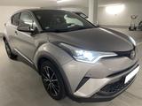 Toyota C-HR Lounge / Voll - Toyota C-HR Lounge mit Benzin-Antrieb