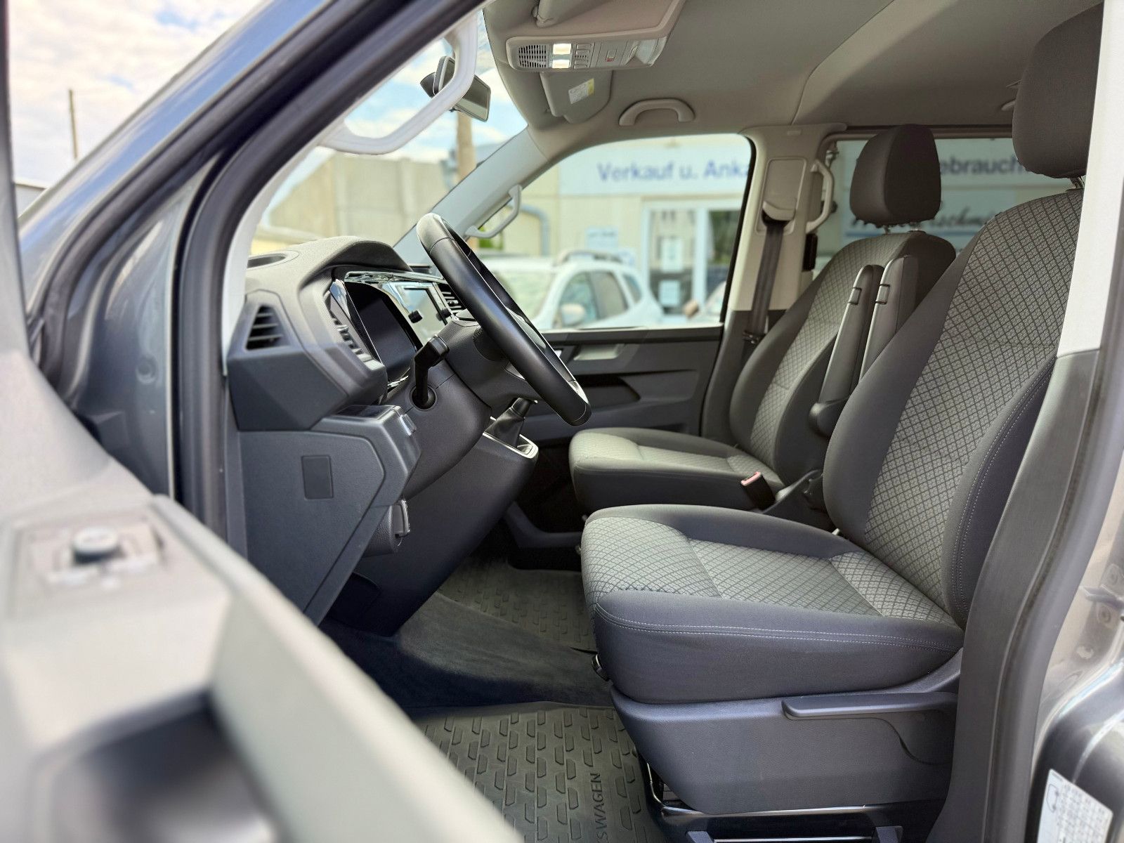 Volkswagen T6.1 Multivan 2.0TDI KLIMA StHz.CARPLAY DREHSITZ foto 11