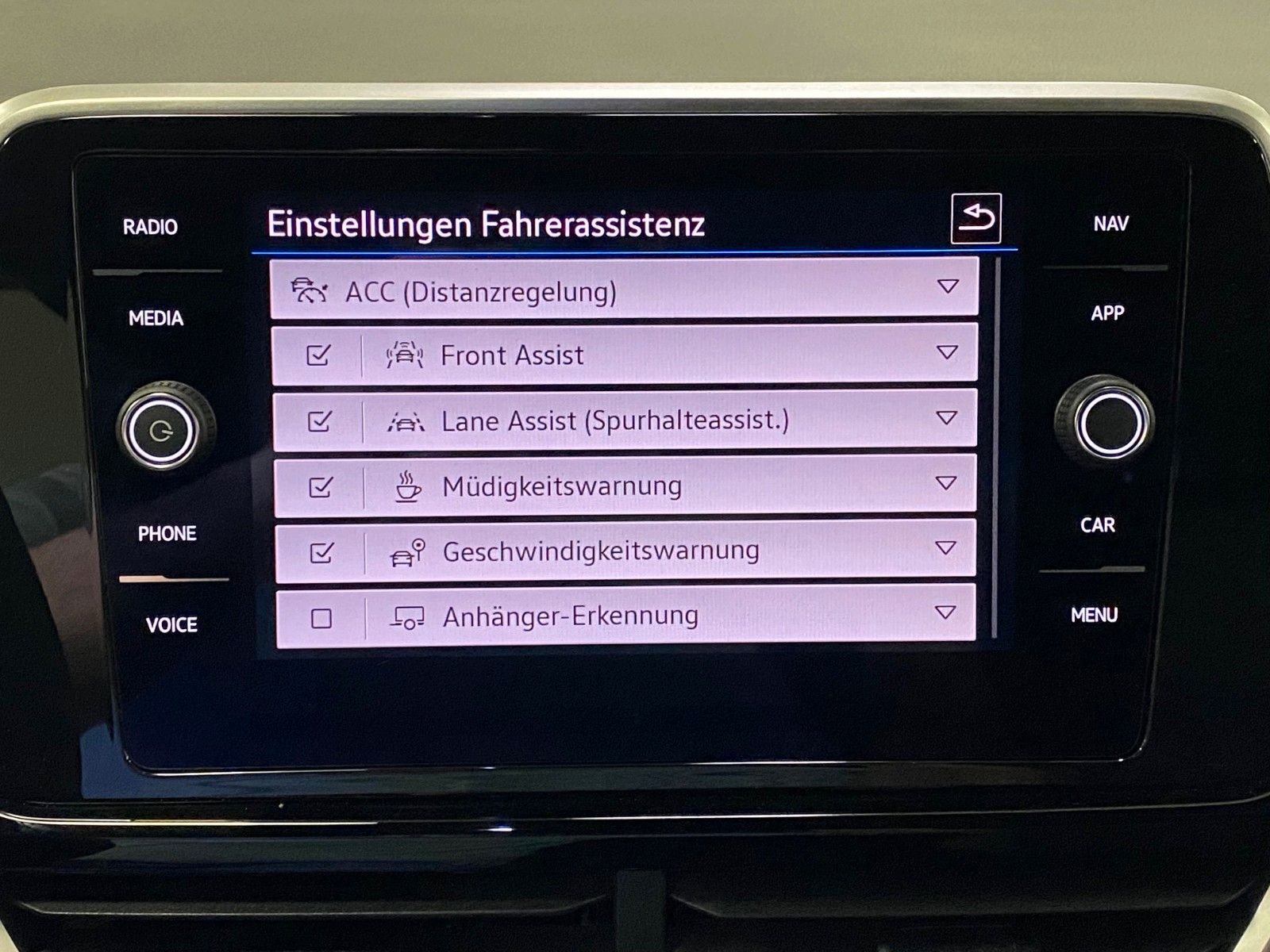 Fahrzeugabbildung Volkswagen T-Roc 1.5 TSI DSG R-Line+ACC+Garantie bis 2030++