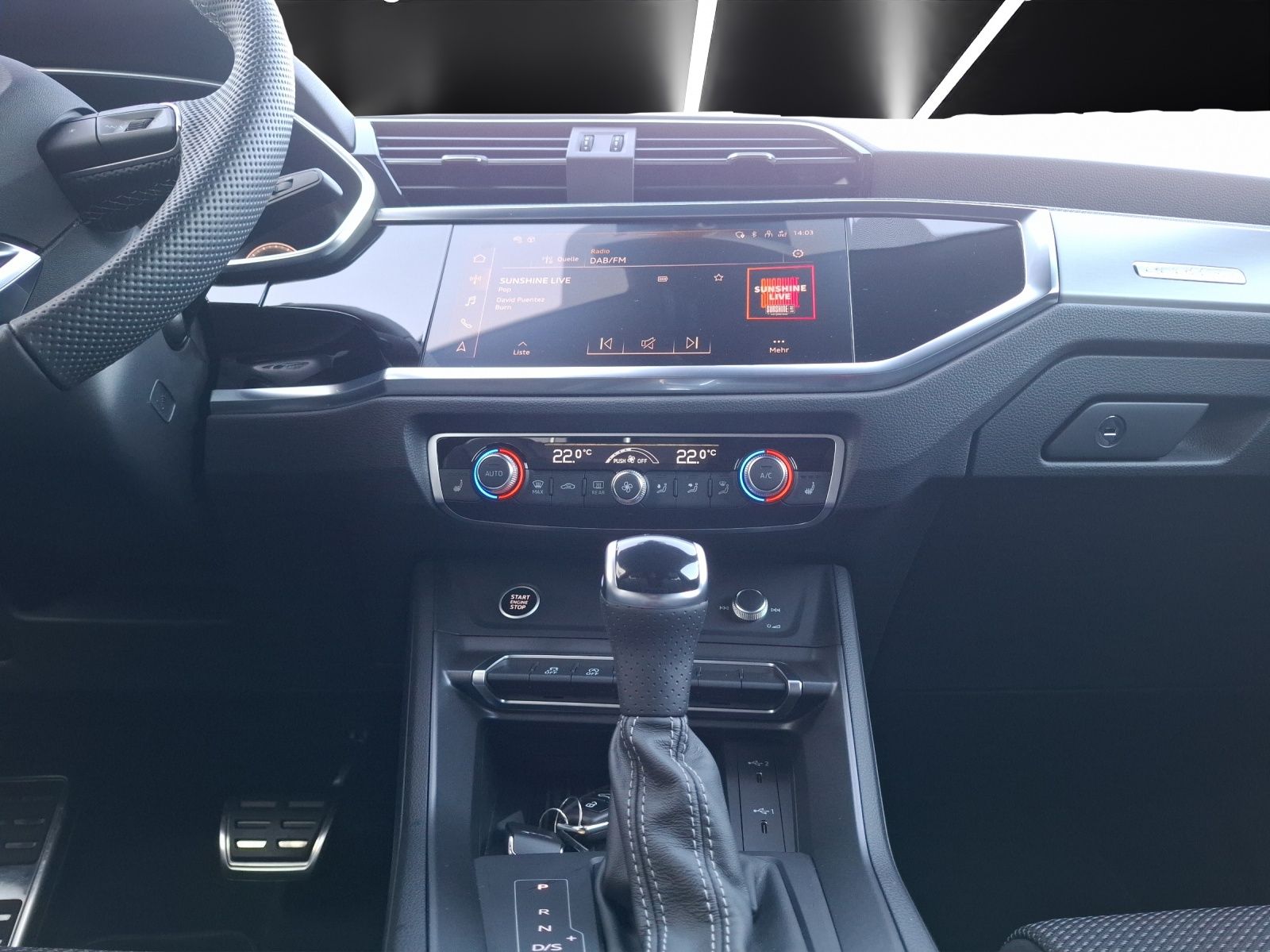 Fahrzeugabbildung Audi Q3 45 TFSI quattro S-Line S-tronic Standhzg Matr