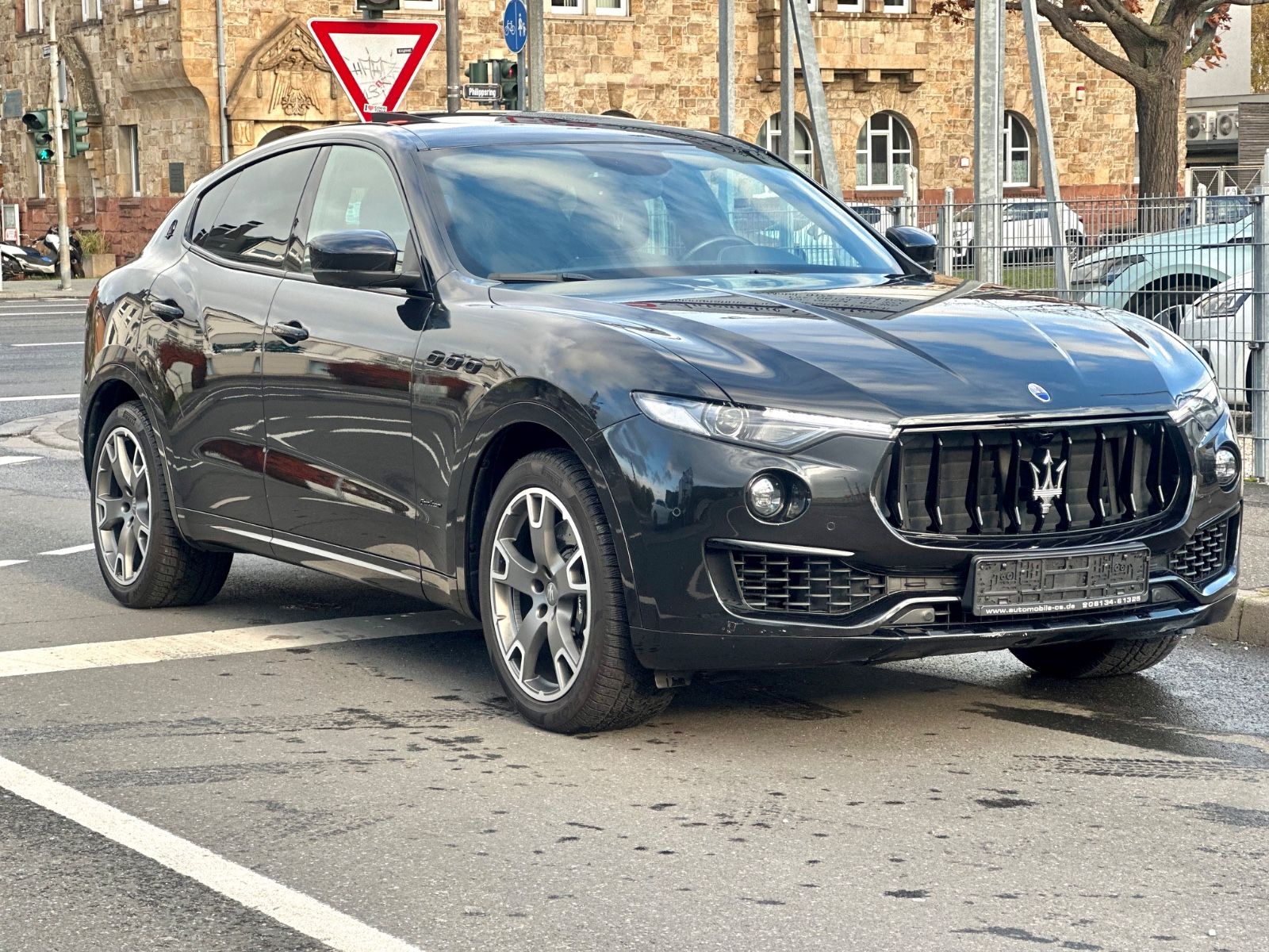 Fahrzeugabbildung Maserati LEVANTE GRANLUSSO Q4*SERVICE BEI MASERATI *
