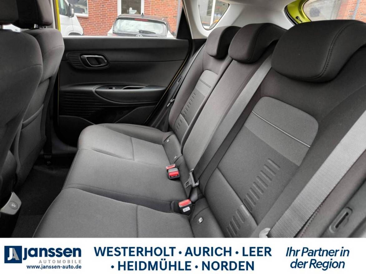 Fahrzeugabbildung Hyundai BAYON Trend, Navi, Rückfahrkamera, PDC hinten, K