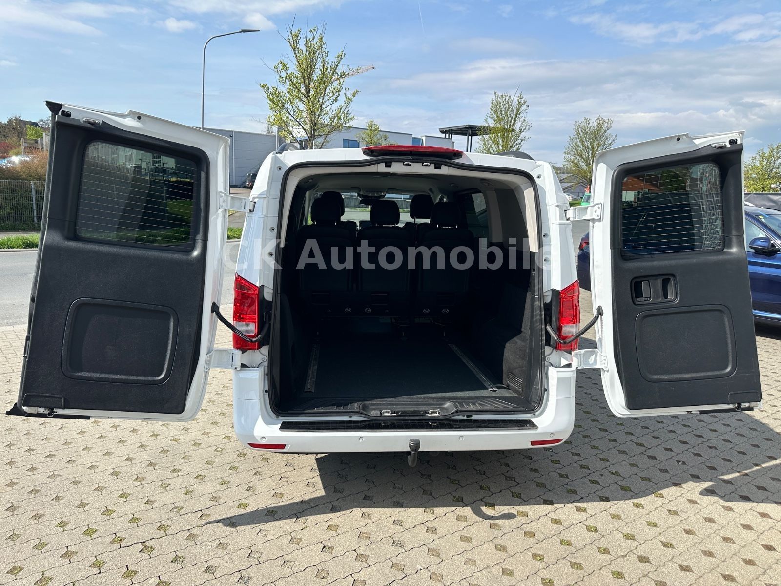 Fahrzeugabbildung Mercedes-Benz Vito Mixto 119 Lang Autom./5 Sitze/Navi/LED/AHK