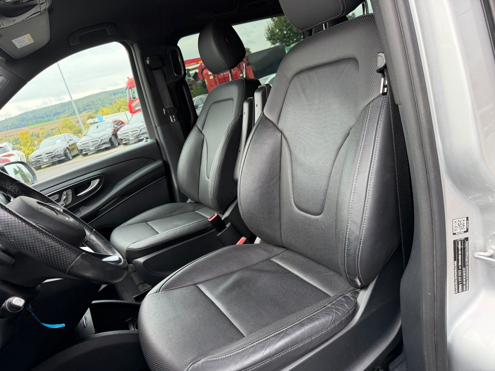 Fahrzeugabbildung Mercedes-Benz V 250 d AVANTGARDE ED AMG DISTRONIC Sitzklima