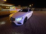 Mercedes-Benz E 450 4MATIC AMG-Line, 360*Schiebedach*Multibeam - Mercedes E 450 mit Schiebedach