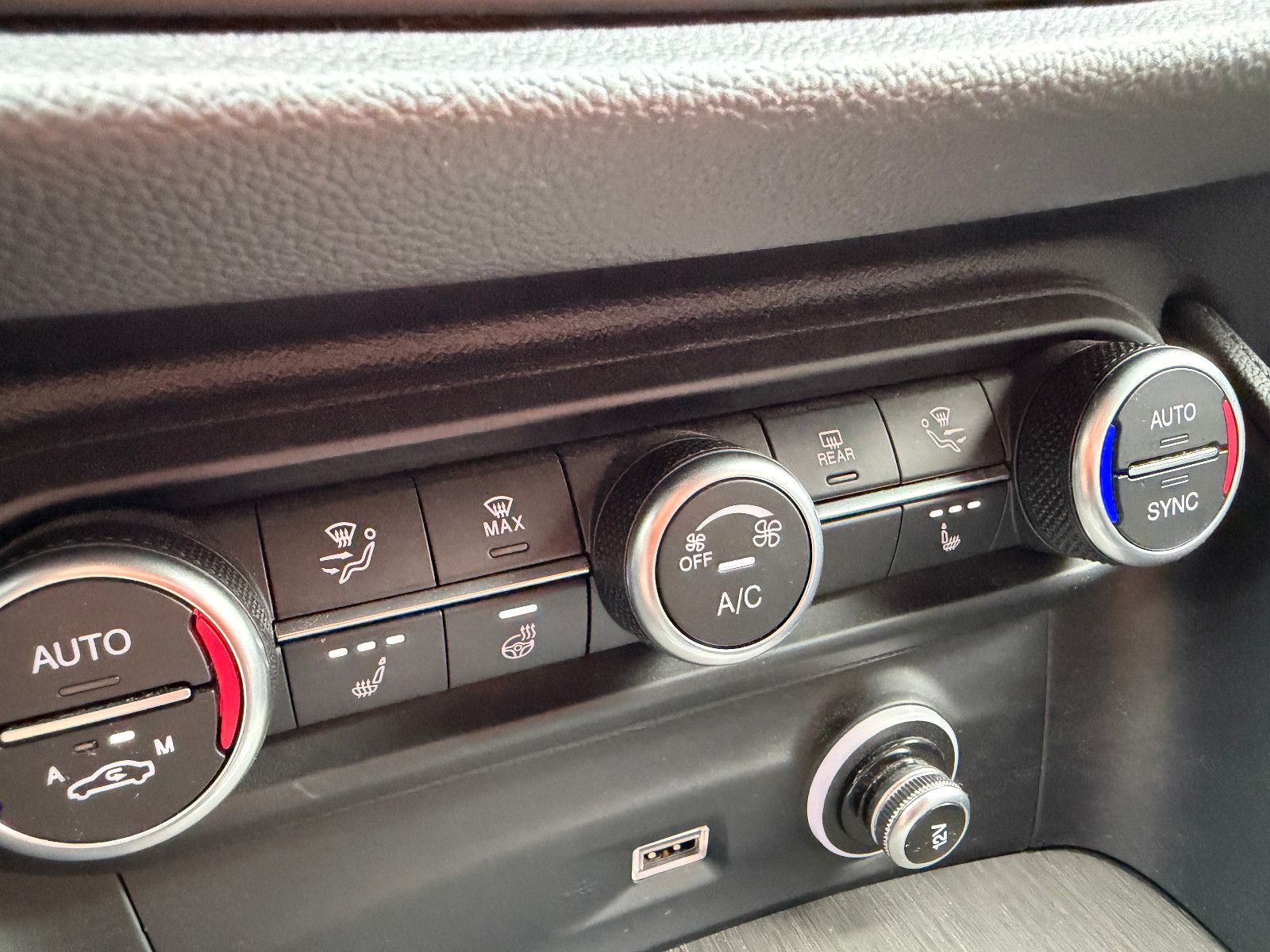 Fahrzeugabbildung Alfa Romeo Stelvio Ti Q4/MEMORY/ACC/NAVI/KAMERA/SHZ/KLIMA
