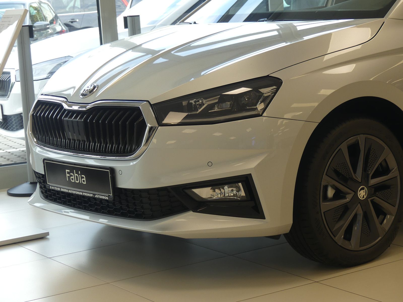 Fahrzeugabbildung SKODA Fabia 1.0l TSI DSG Drive *AHK*LED*ACC*Smartlink*