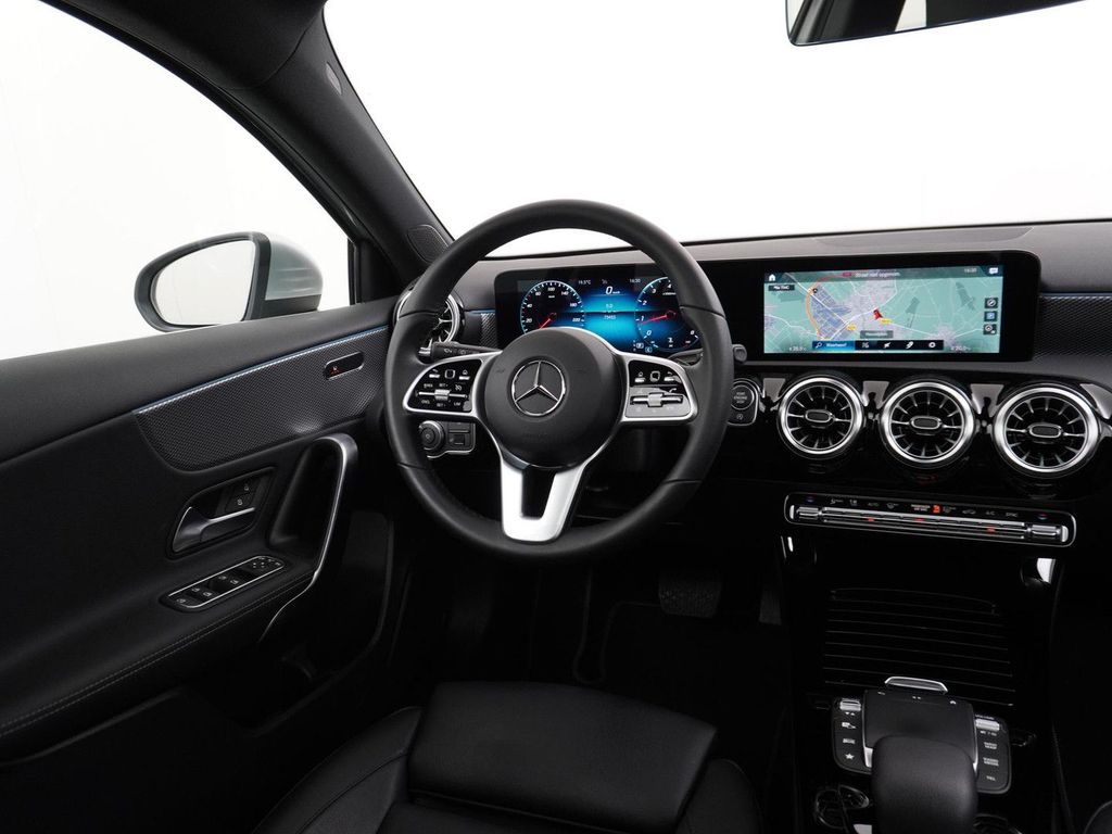Mercedes-Benz A 200 Progressive Premium | Panorama - Schiebeda