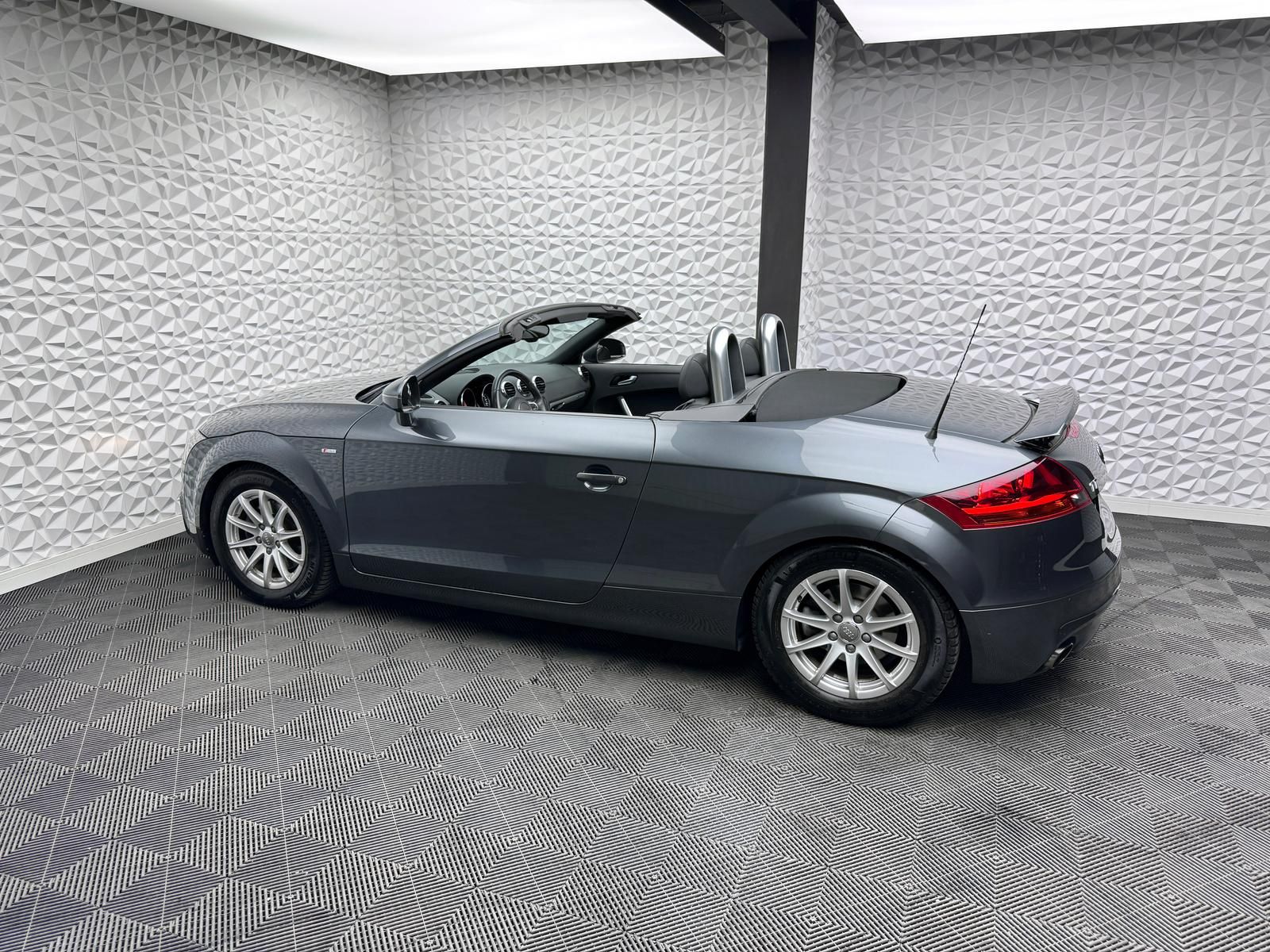 Fahrzeugabbildung Audi TT 2.0 TFSI QUATTRO/S-LINE/S-TRONIC/LIEBHABERSTK