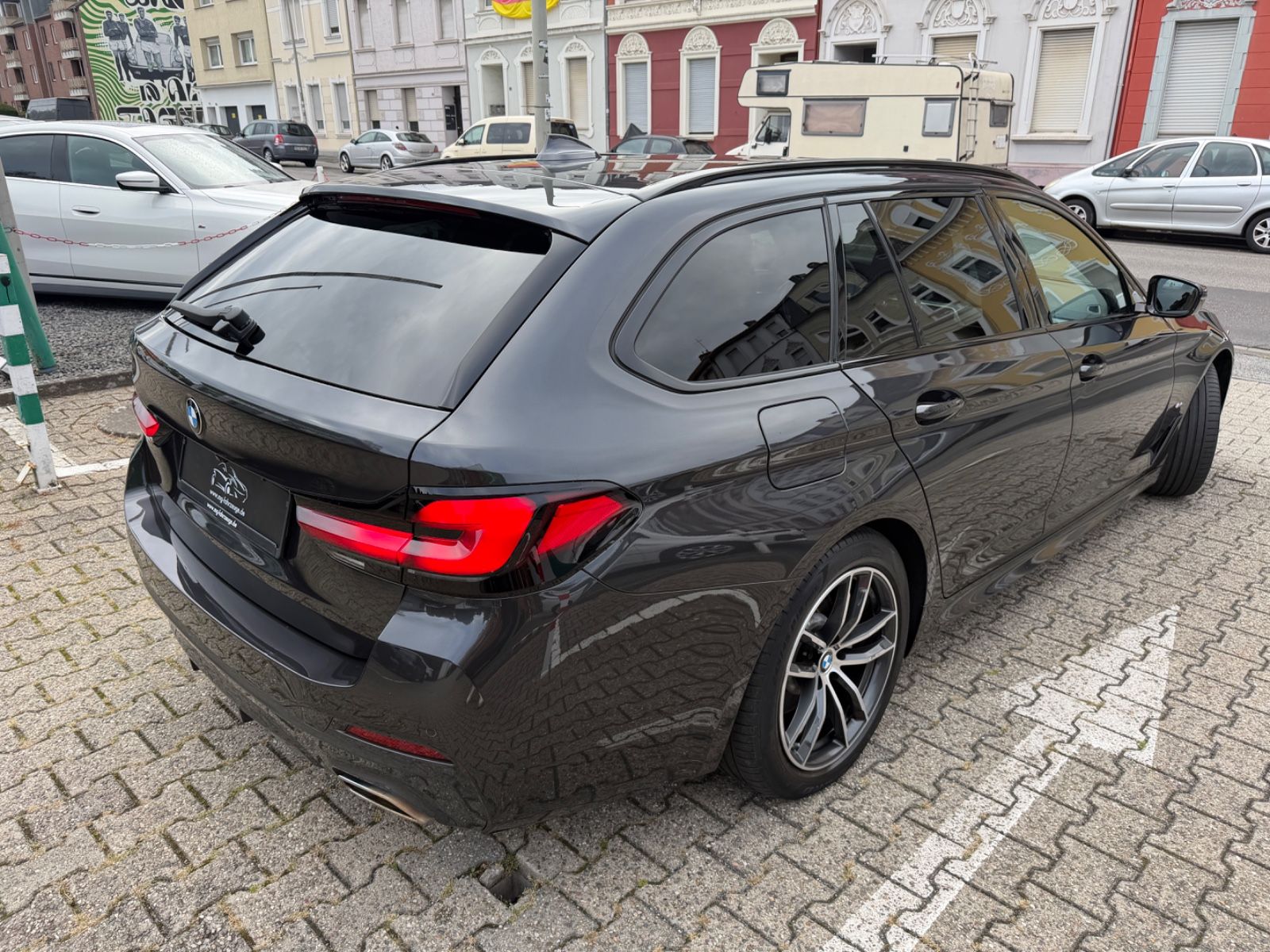 Fahrzeugabbildung BMW 520d Touring M SPORT LASER HUD KAMERA AHK LEDER