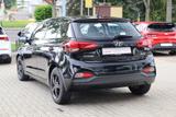 Hyundai i20 1.0 T-GDI Advantage + DCT Kamera Sitzheizung - Hyundai i20: Schwarz