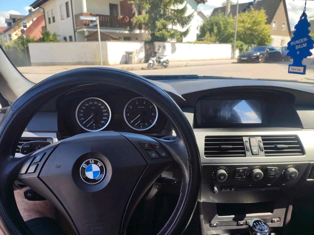 BMW 520