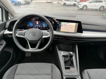 Volkswagen Golf VIII Var. Life+LED+Virt.Cock.+SHZ+L-Hzg+