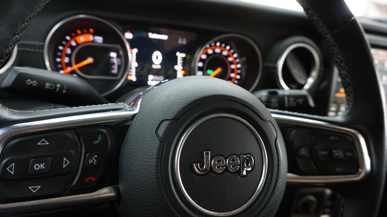 Fahrzeugabbildung Jeep Wrangler Unlimited Sahara TÜV neu Cabrio