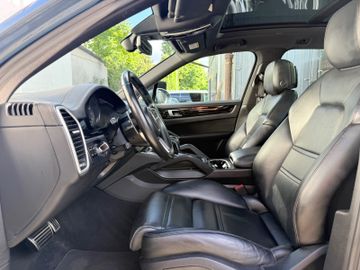 Porsche Cayenne - 10