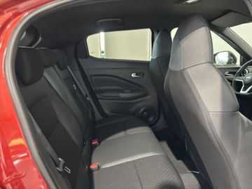 Fotografie des Nissan Juke 1.6 Hybrid 4AMT N-Connecta (2019)