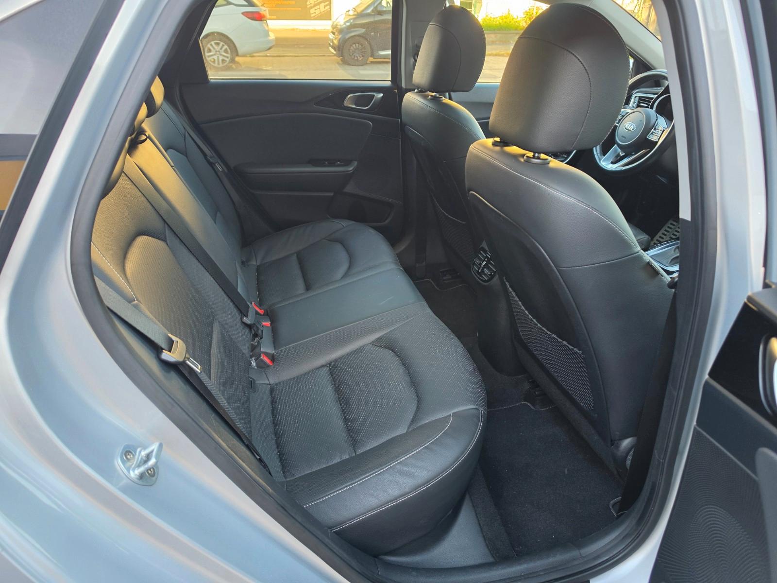 Kia ceed 1.4 AUTOMATIK+NAVI+PANO+2 JAHRE GARANTIE+