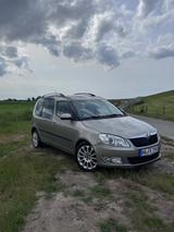 Skoda Roomster 1.6 16V Scout Plus Edition Tiptroni... - Skoda Roomster Scout mit Benzin-Antrieb