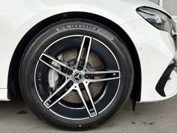 Mercedes E 200 - 3