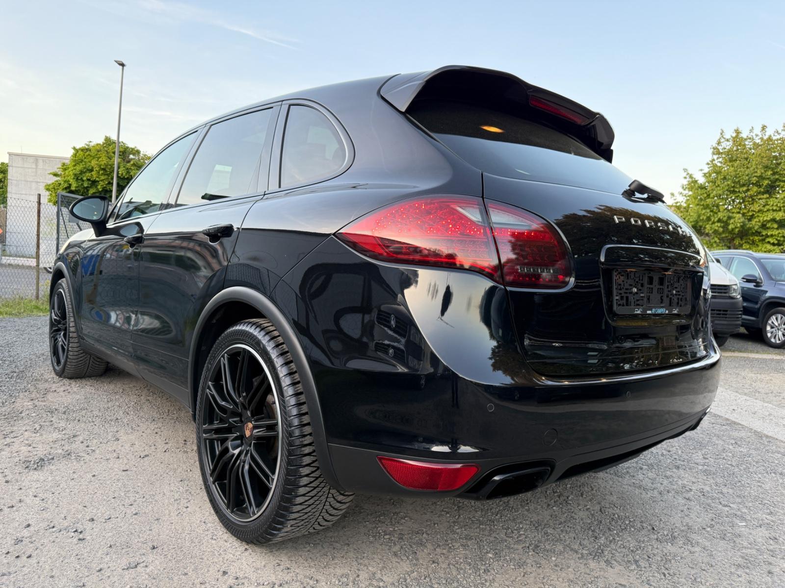 Porsche Cayenne Diesel Platinum Edition/Pano/AHK/VOLL!!!
