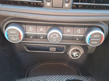 Alfa Romeo Giulia Quadrifoglio 2.9 V6 Bi-Turbo Kam.+KeyLess