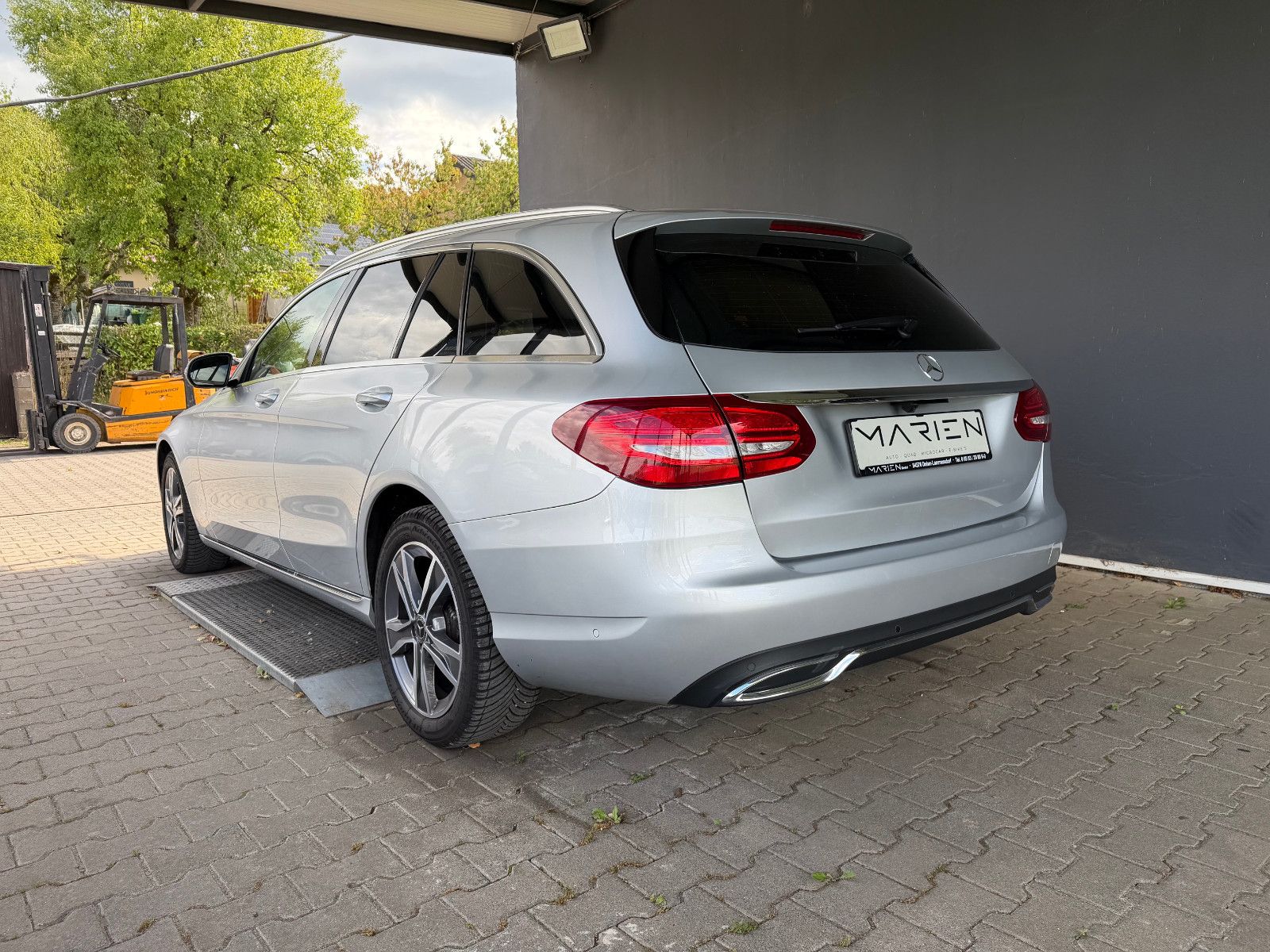 Mercedes-Benz C 200 T-Modell 4Matic Avantgarde — Bild 4