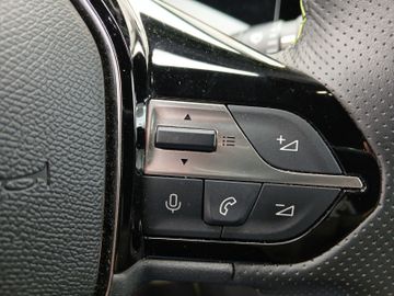 Peugeot 308 GT 1.5 BlueHDi 130 +Kam.+Navi+360+SHZ+ACC