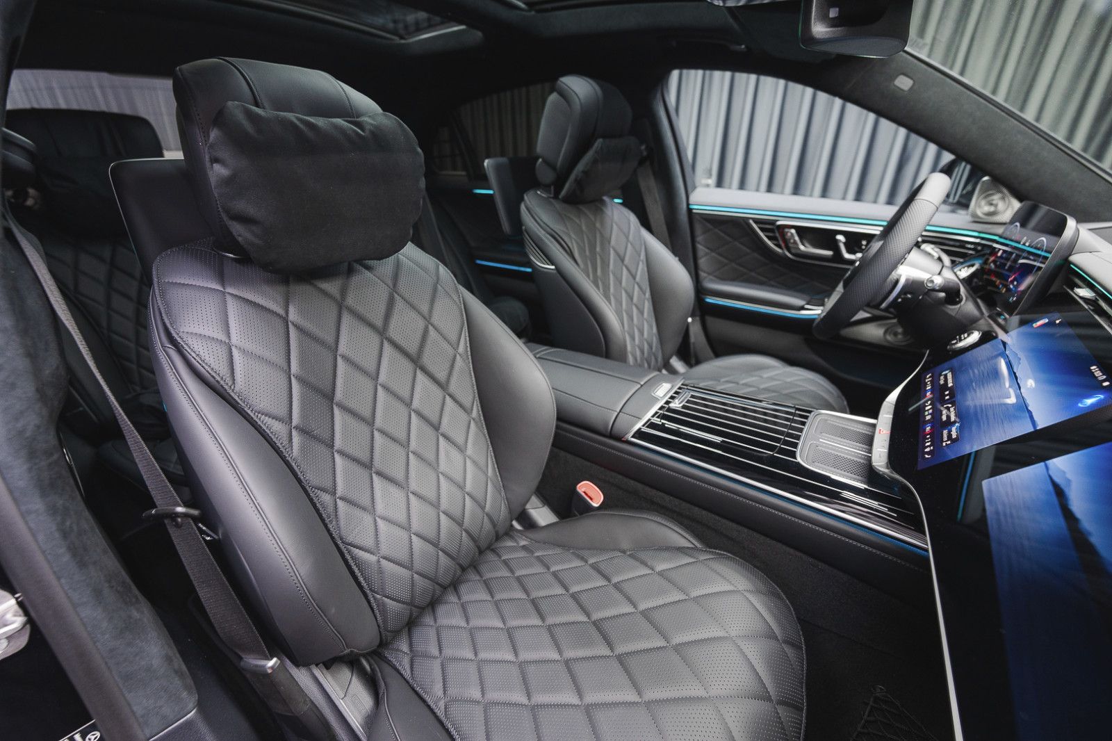 Fahrzeugabbildung Mercedes-Benz S 450 4M Lang MY27 Facelift AMG Plus Fond TV