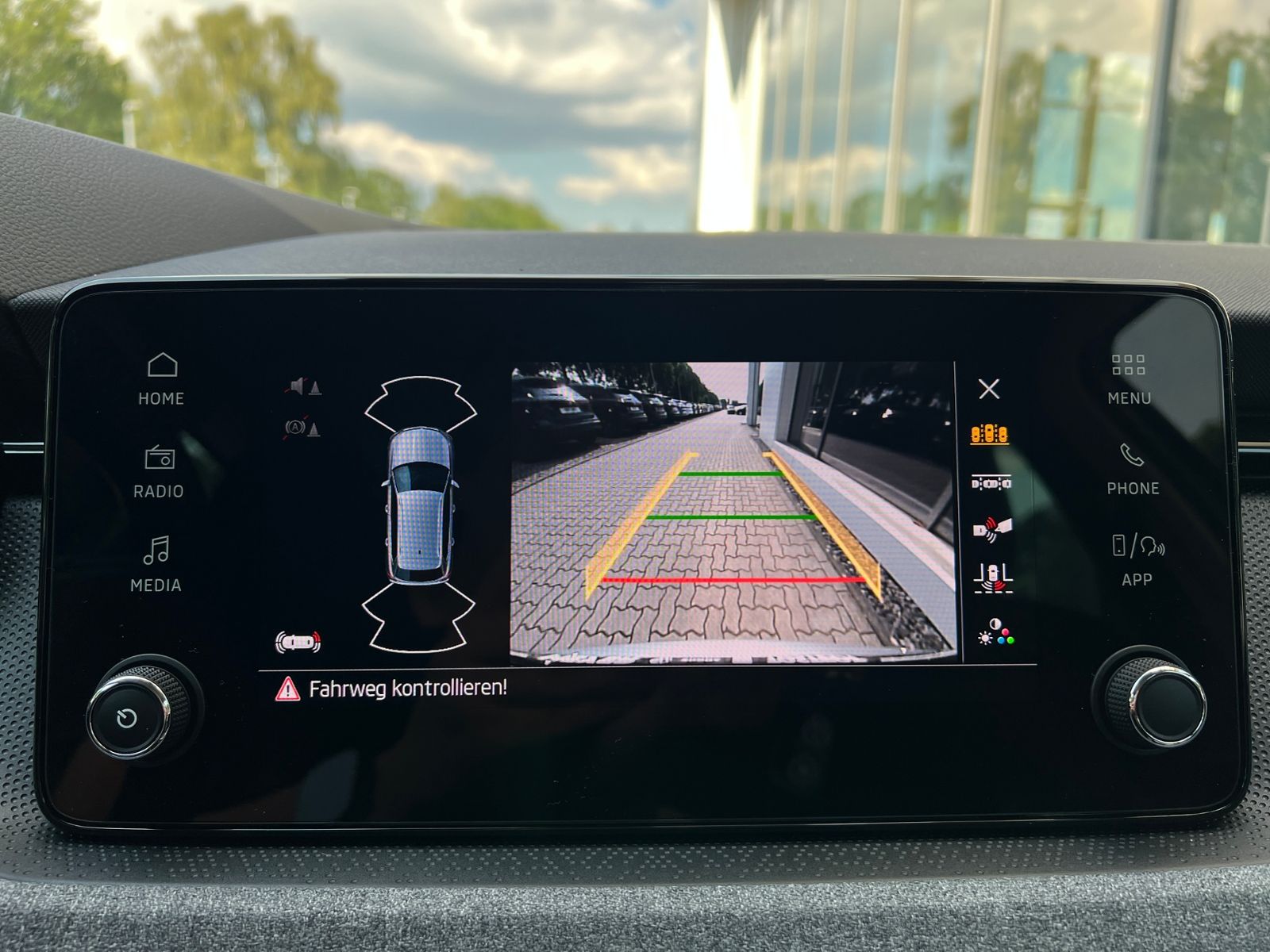 Fahrzeugabbildung SKODA Kamiq Selection 1.0 TSI DSG *AHK, ACC, LED, Kame