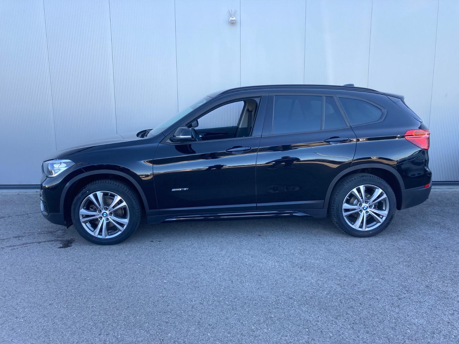 BMW X1 sDrive18i Sport Line *PDC*Dachreling*