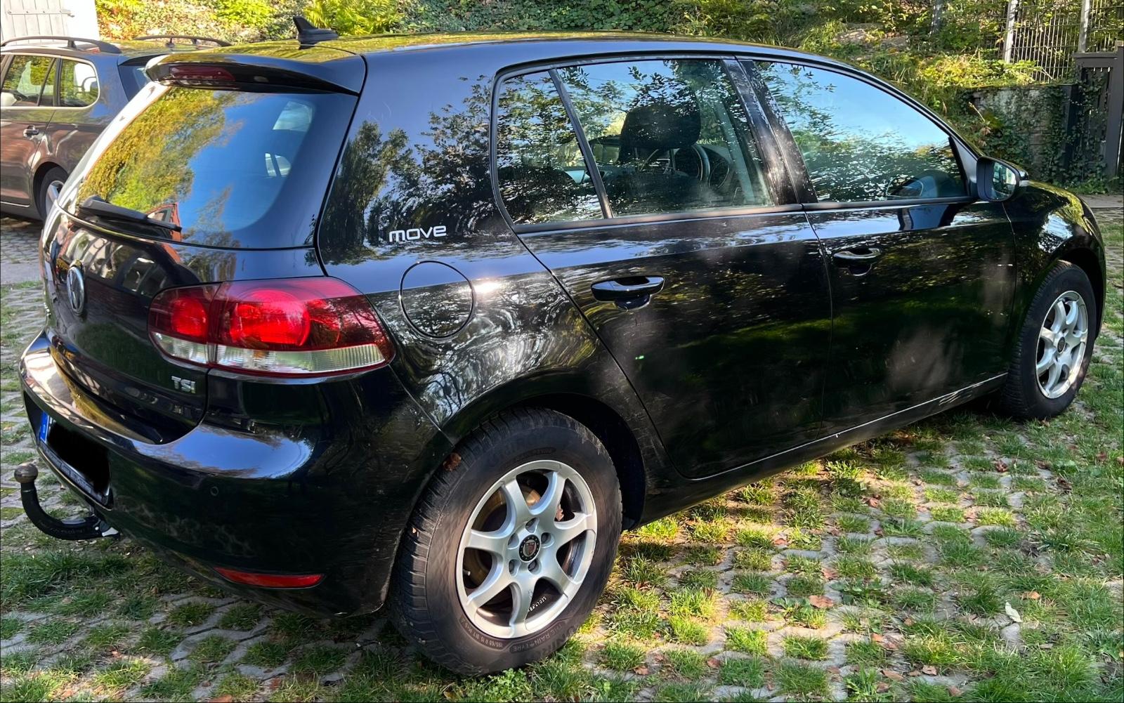 Volkswagen Golf 2012 — interior