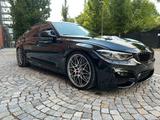BMW M3 Competition mit GTS Motorhaube - BMW M3 mit Benzin-Antrieb: Limousine