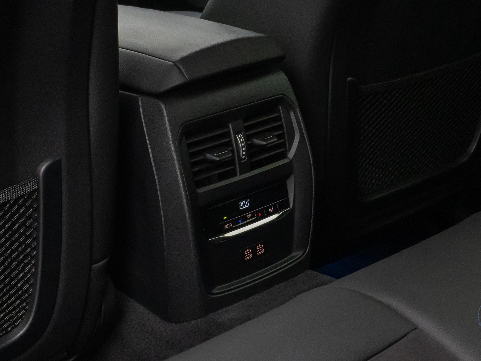 Fahrzeugabbildung BMW 320d xD M Sport Pro Kamera HUD DAB H/K AHK Komfo