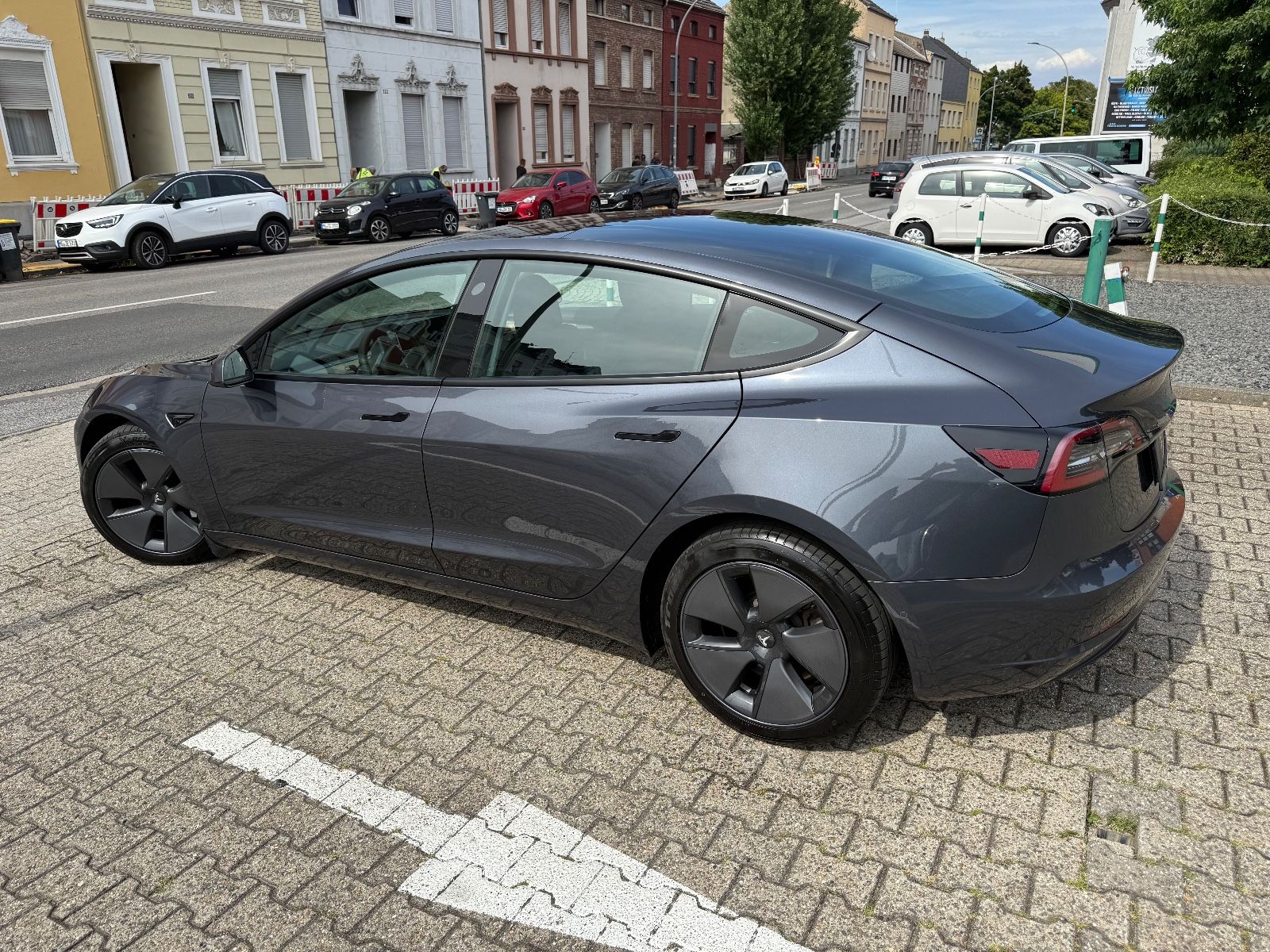 Fahrzeugabbildung Tesla Model 3 Long Range Dual AWD FACELIFT 1-HAND TOP
